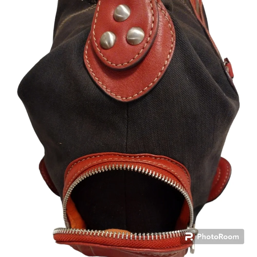 Iconic Y2K Energy: Rare Vintage Cettu Cargo Satchel